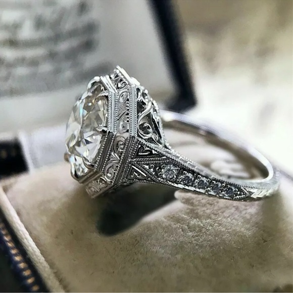 Elegant  Silver Women Rings Cubic Zirconia Anniversary Jewelry - Picture 3 of 4